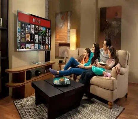 Ilustración de dispositivos conectados a IPTV en España